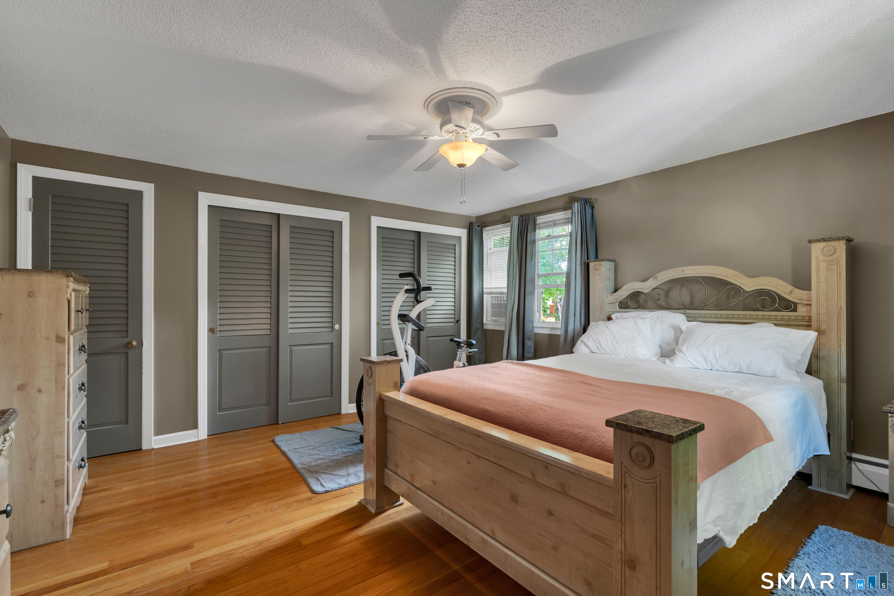 211 Maple Avenue North Haven CT 06473