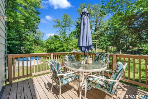 211 Maple Avenue North Haven CT 06473