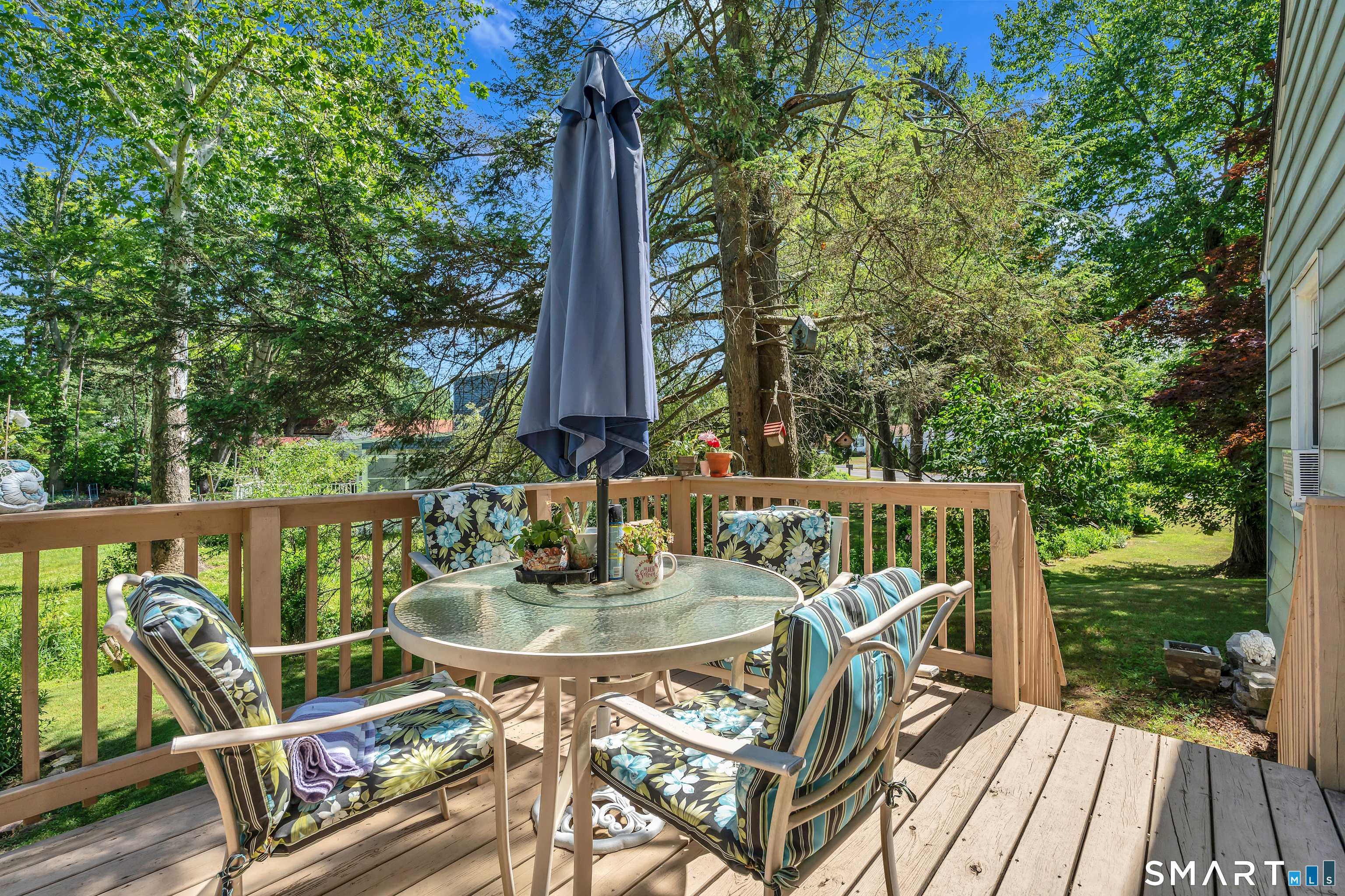 211 Maple Avenue North Haven CT 06473
