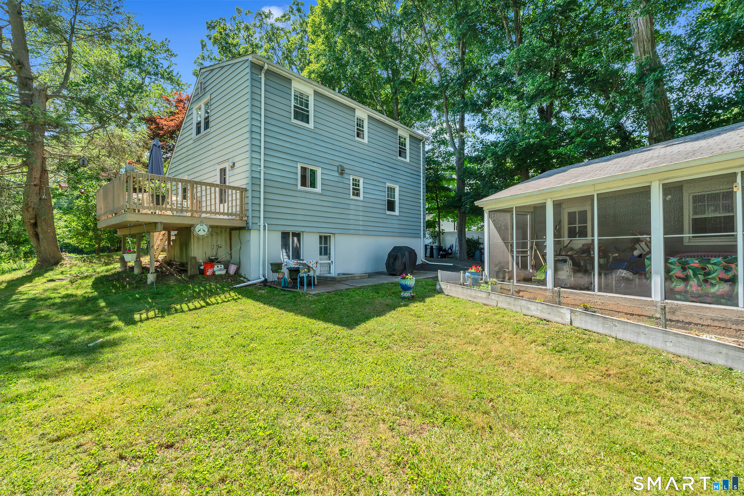 211 Maple Avenue North Haven CT 06473