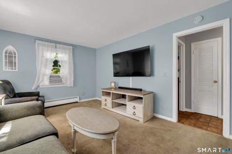 211 Maple Avenue North Haven CT 06473