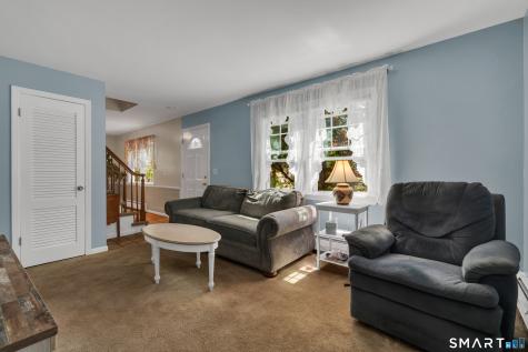 211 Maple Avenue North Haven CT 06473