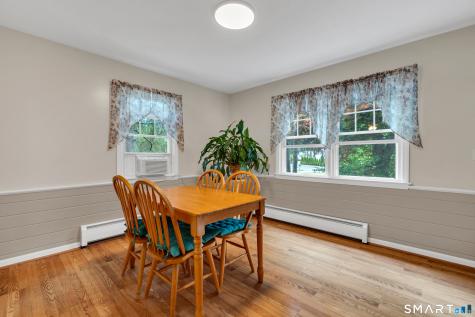 211 Maple Avenue North Haven CT 06473