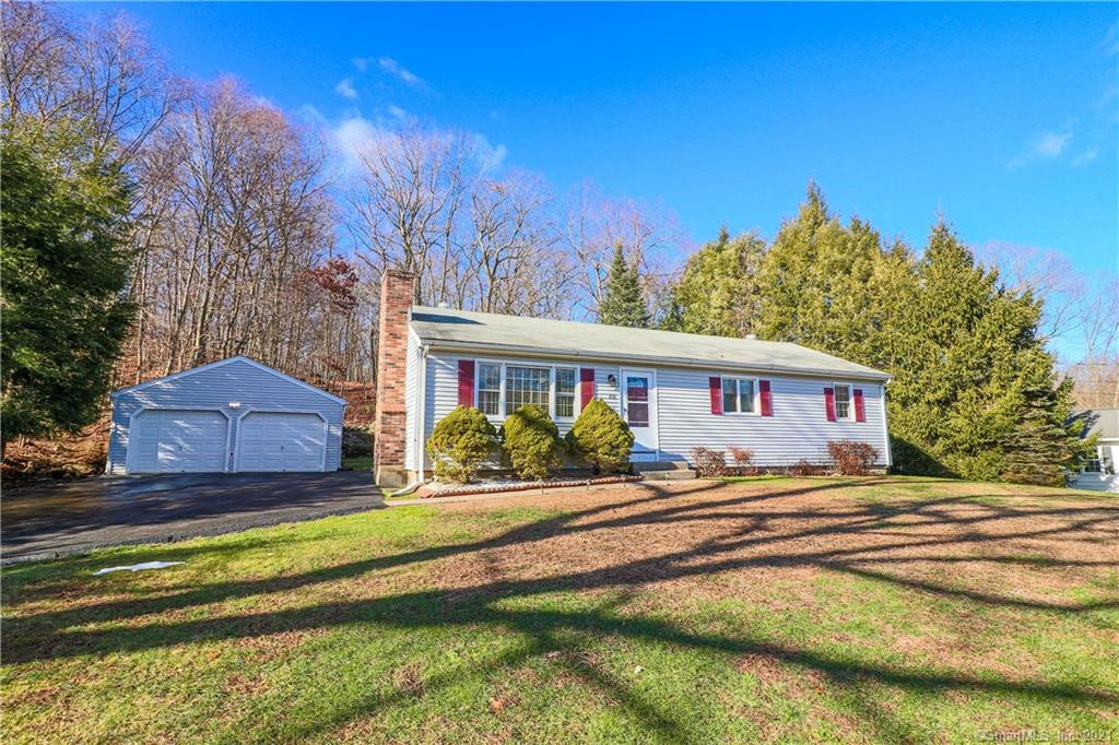 18 Robin Lane Shelton CT 06484