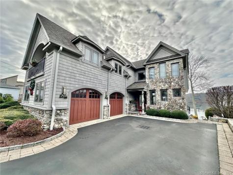 18 South Lake Shore Drive Brookfield CT 06804