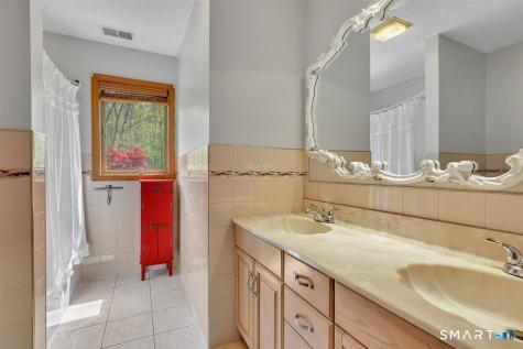 121 Bartholomew Road Middletown CT 06457