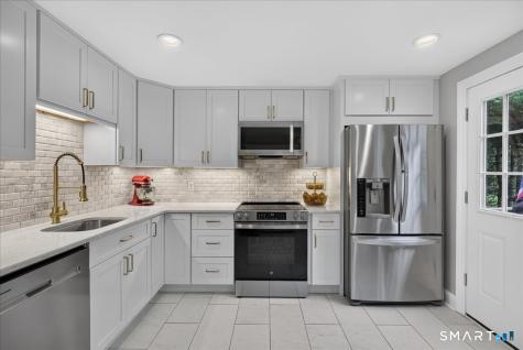 177 Glenwood Road Clinton CT 06413