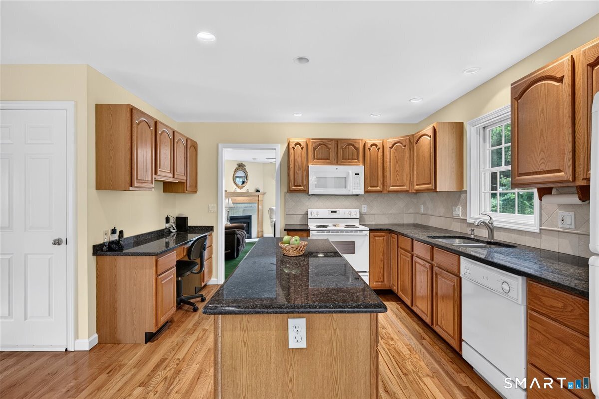 13 High Field Lane Chester CT 06412