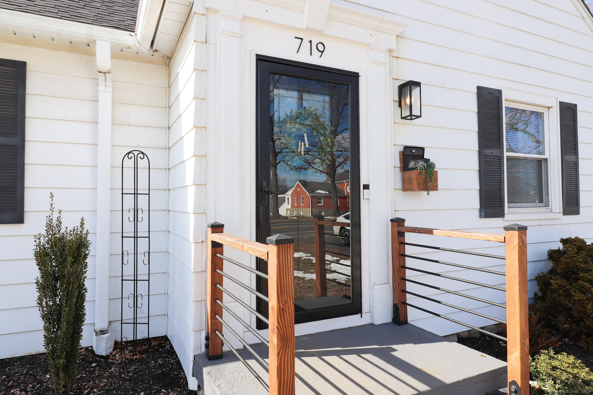 719 King Street Bristol CT 06010