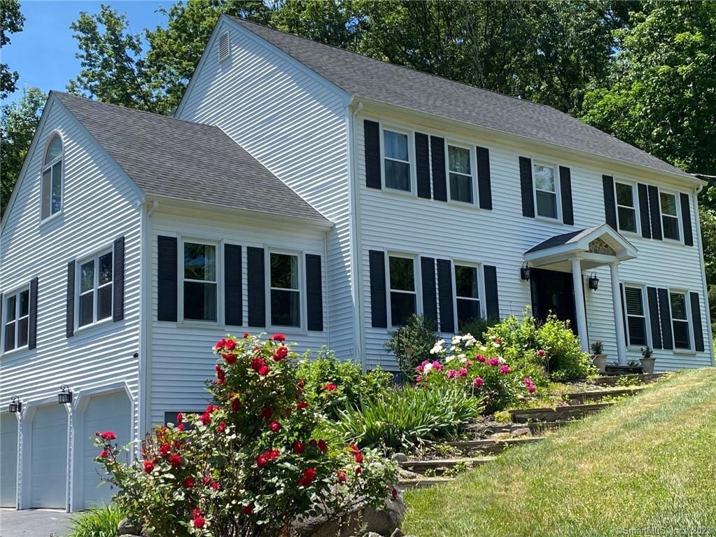 2 Hunting Ridge Hamden CT 06518