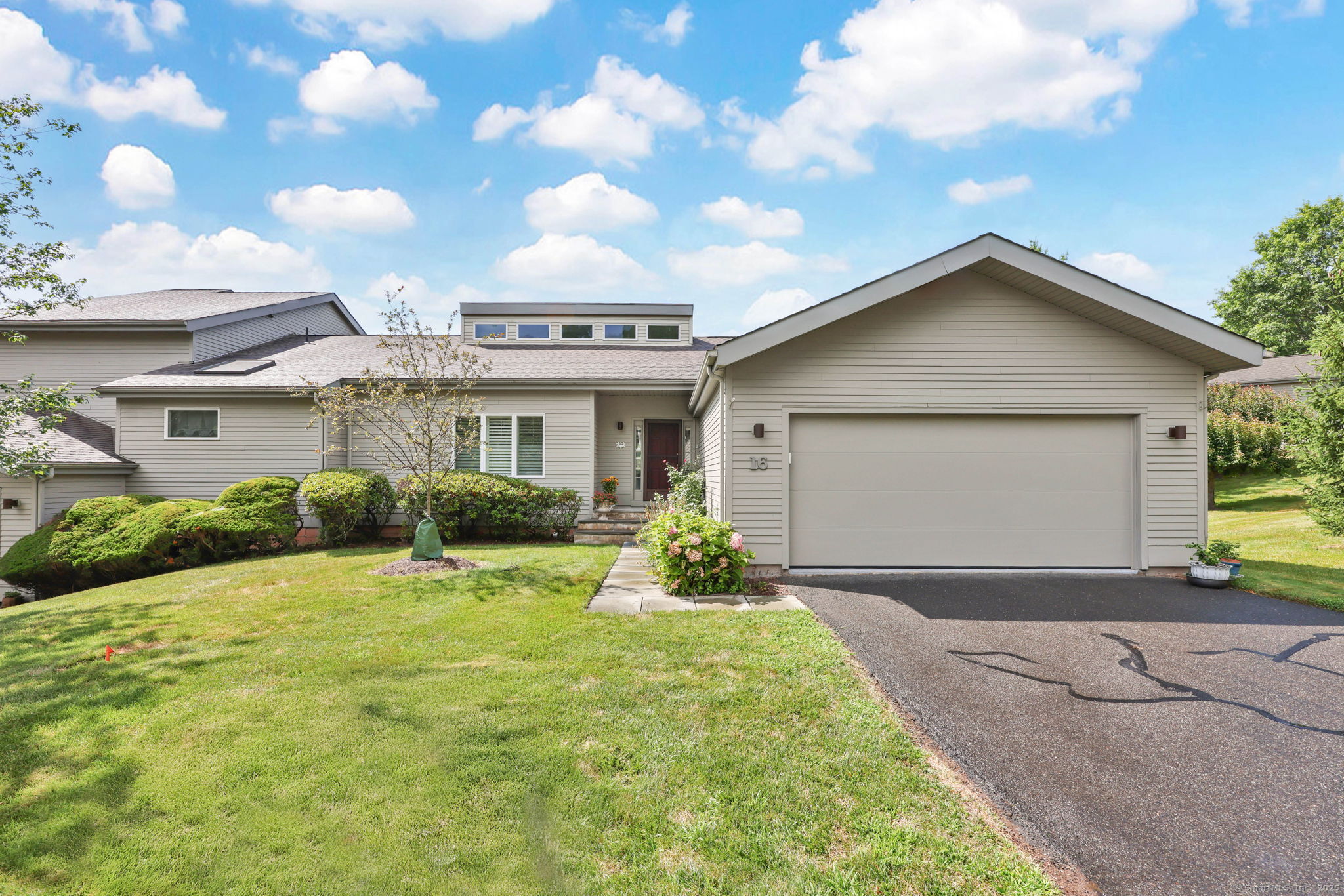 16 Thistle Hollow Avon CT 06001