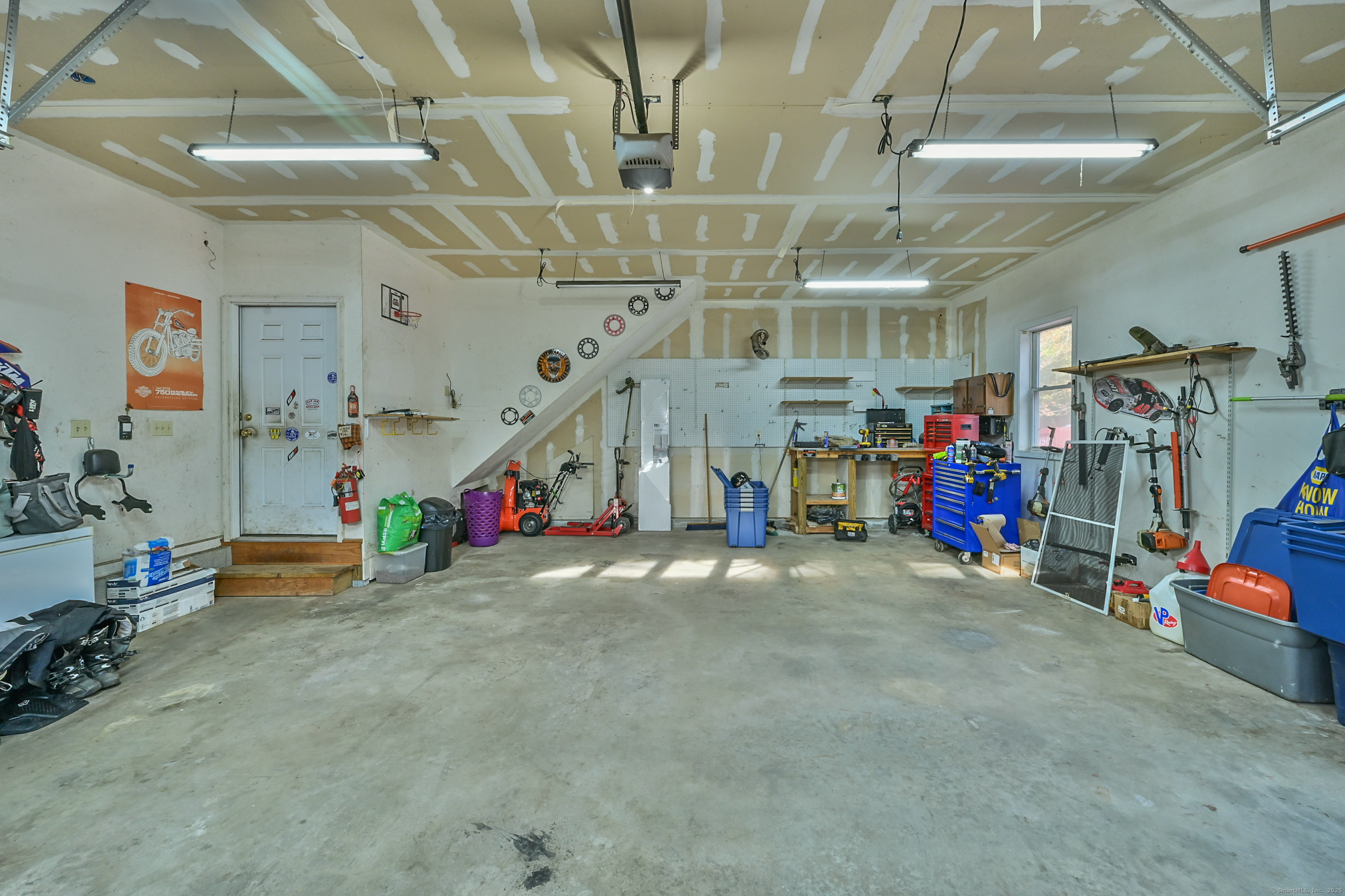 232 Pompeo Road Thompson CT 06255