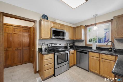 14 Hampden Place Windsor CT 06095