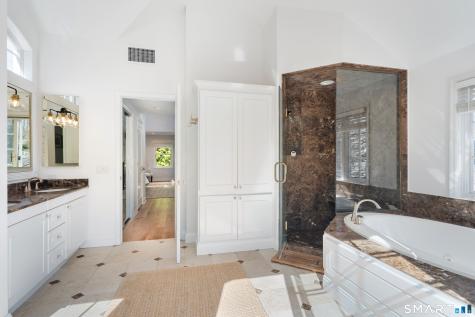 370 Rowayton Avenue Norwalk CT 06853