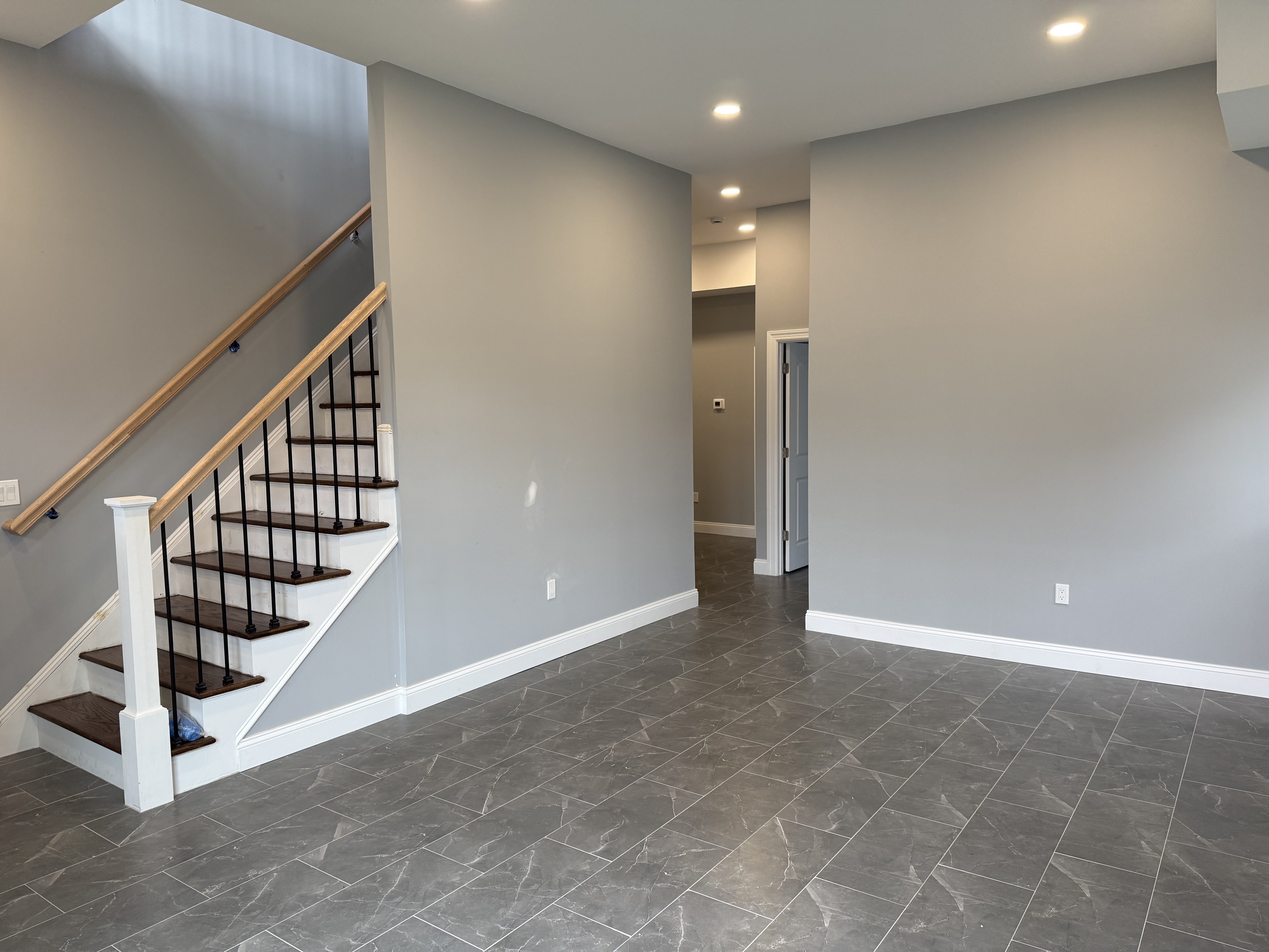 288 Sunrise Terrace Bridgeport CT 06606