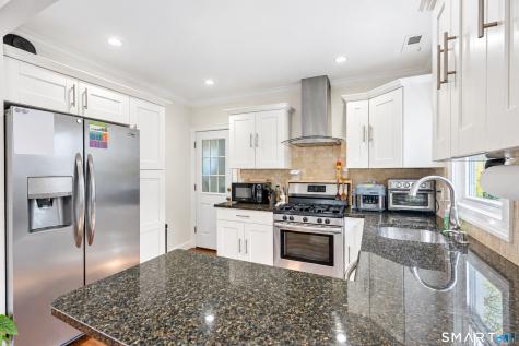221 Third Avenue West Haven CT 06516