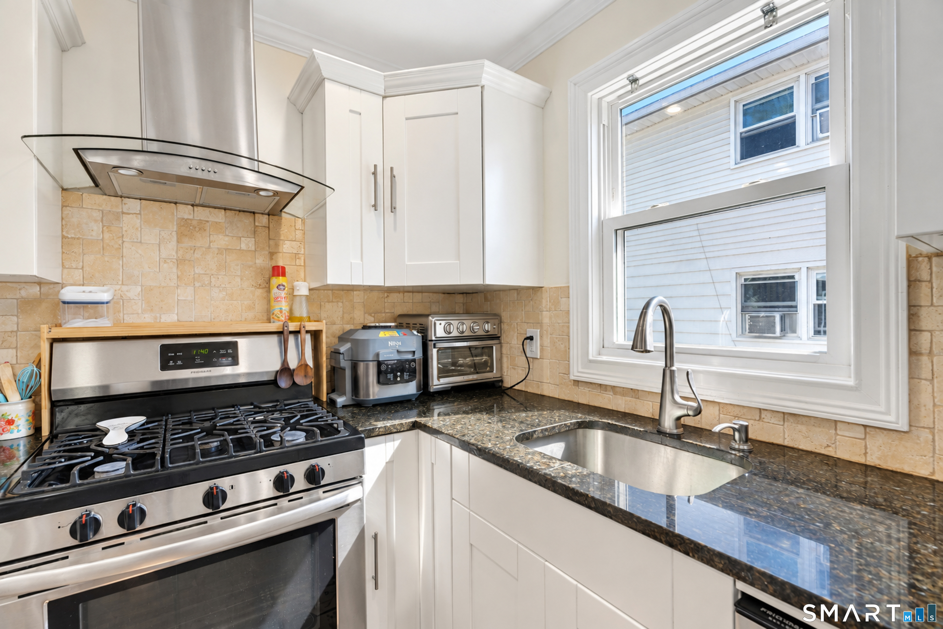 221 Third Avenue West Haven CT 06516