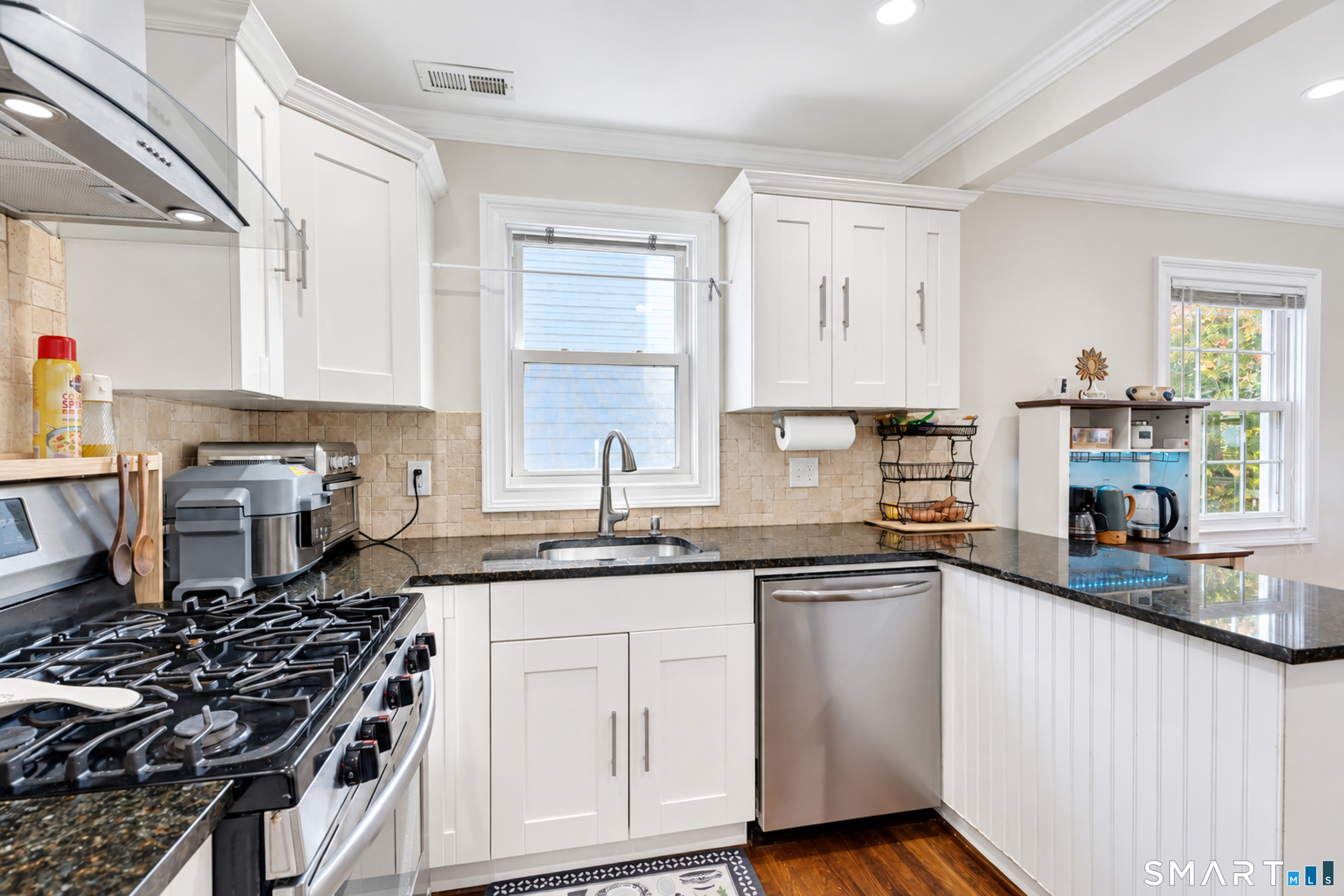 221 Third Avenue West Haven CT 06516