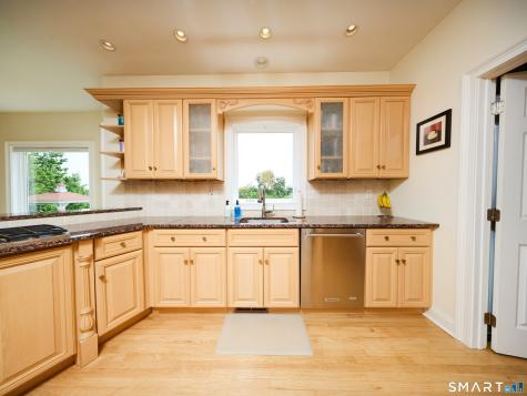 4 Nature Lane Shelton CT 06484