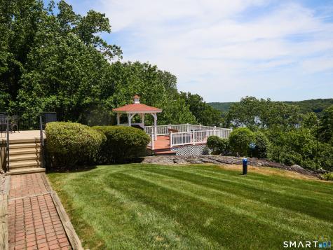 4 Nature Lane Shelton CT 06484