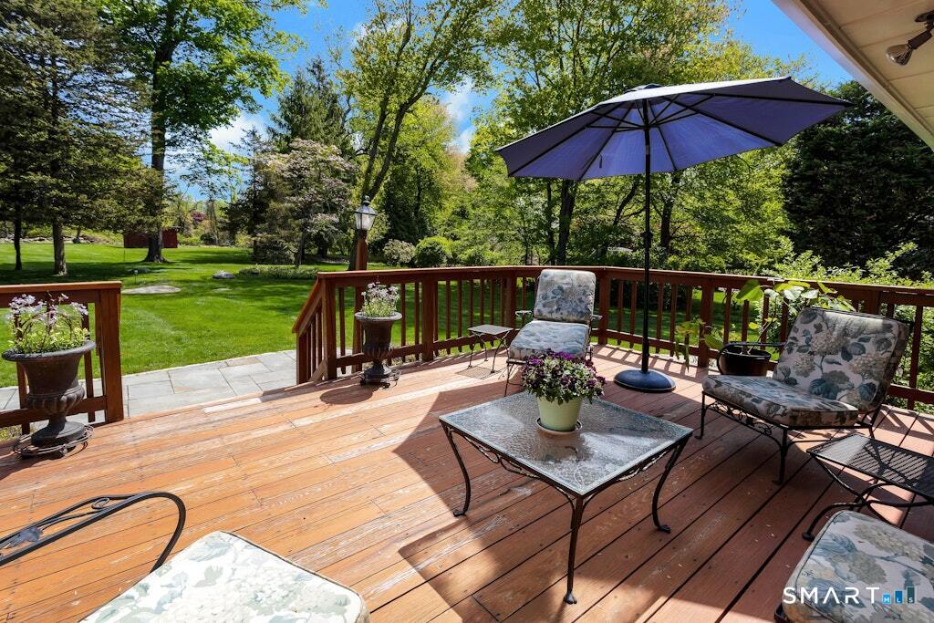 1090 Galloping Hill Road Fairfield CT 06824