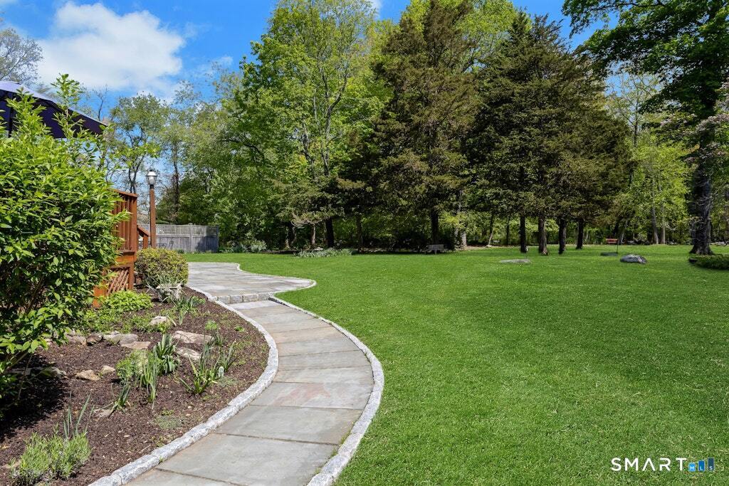 1090 Galloping Hill Road Fairfield CT 06824