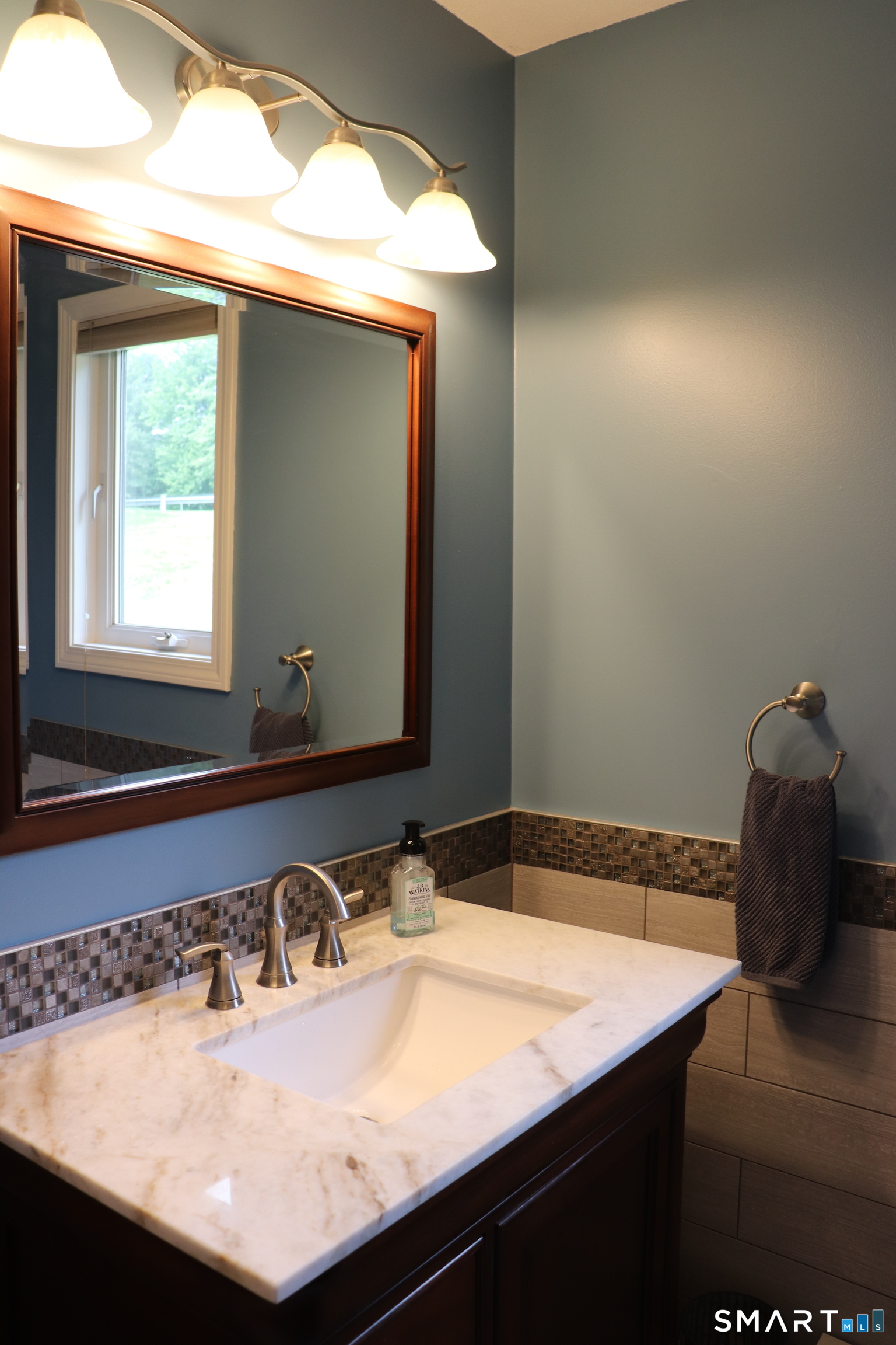 2 Metacomet Drive East Granby CT 06026