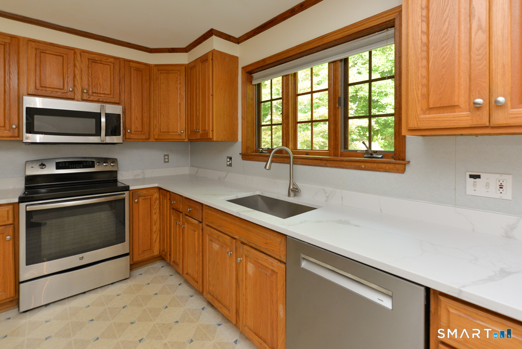 53 Holbrook Road Seymour CT 06483