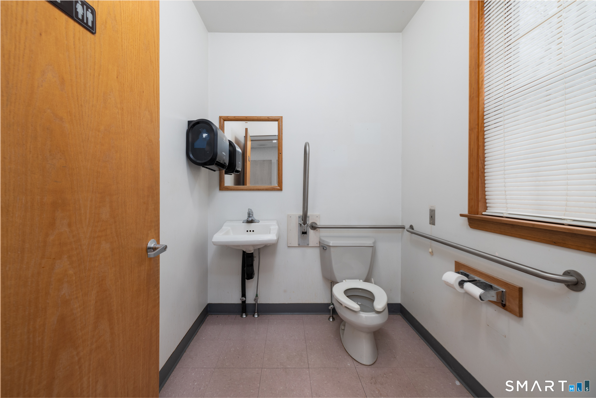 90 Fenn Road Middlebury CT 06762