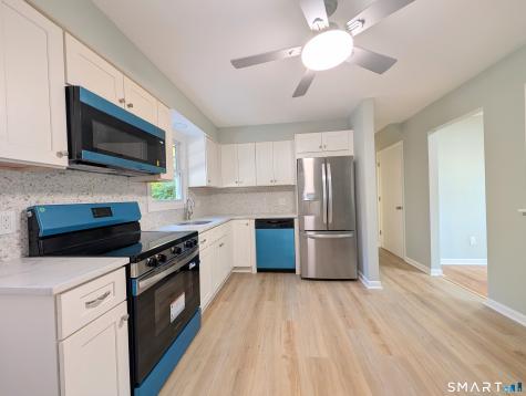 5 Ridge Hollow Road West Haven CT 06516