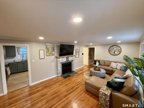 12 Walker Lane Bloomfield CT 06002
