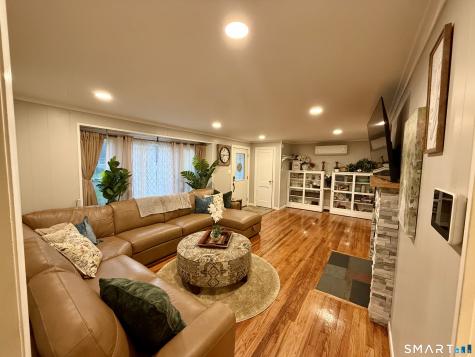 12 Walker Lane Bloomfield CT 06002