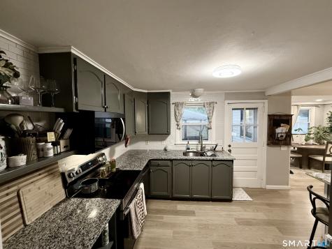 12 Walker Lane Bloomfield CT 06002