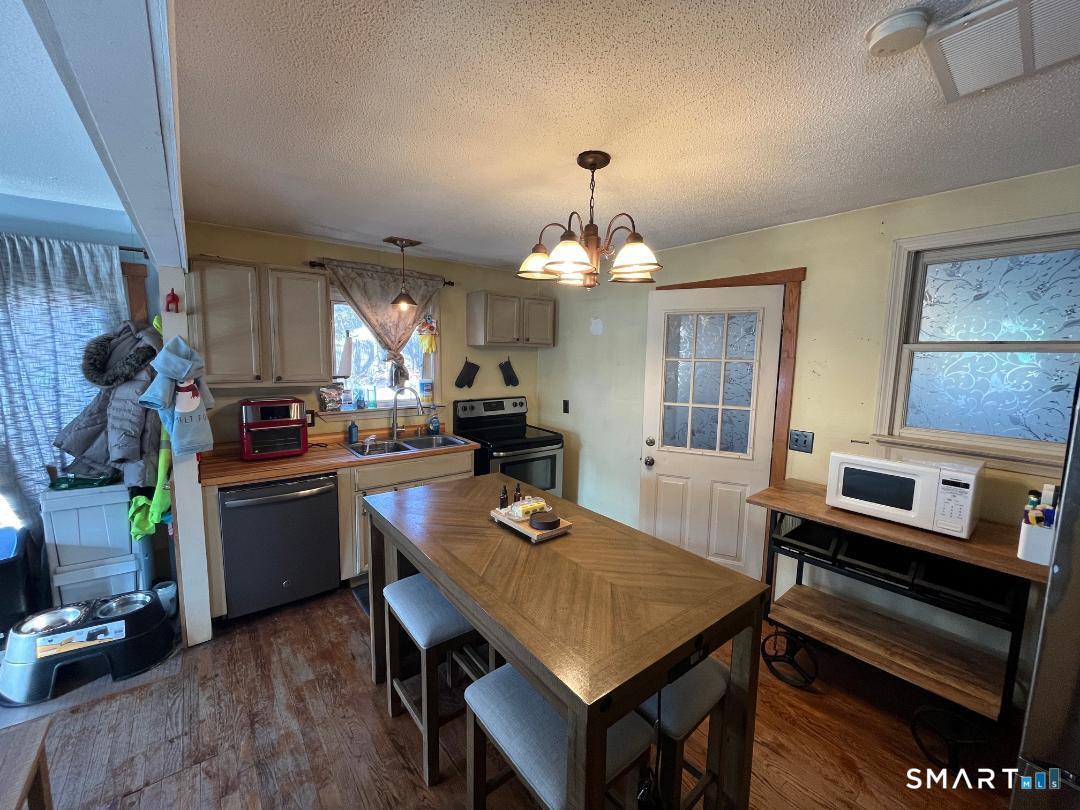 61 Tankerhoosen Road Vernon CT 06066