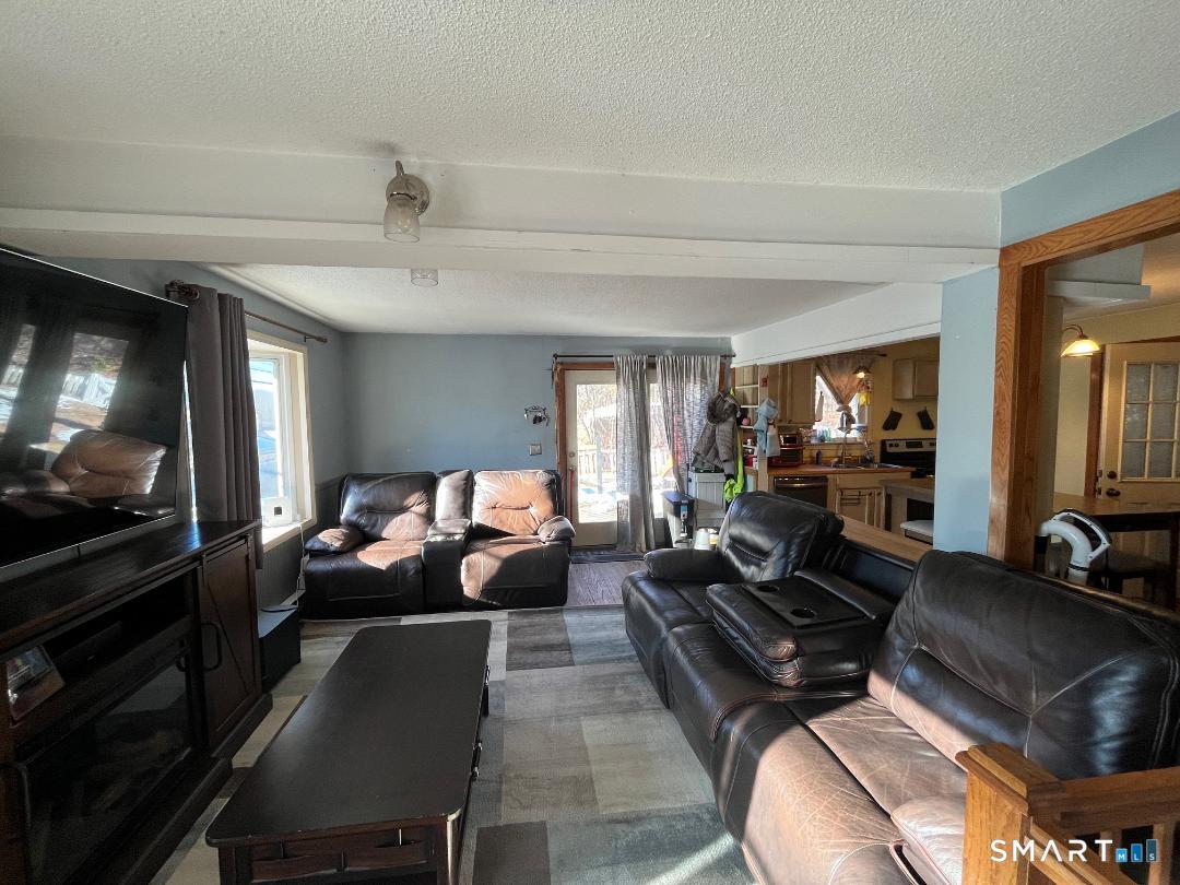 61 Tankerhoosen Road Vernon CT 06066