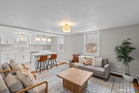 25 Mountain Road Simsbury CT 06081