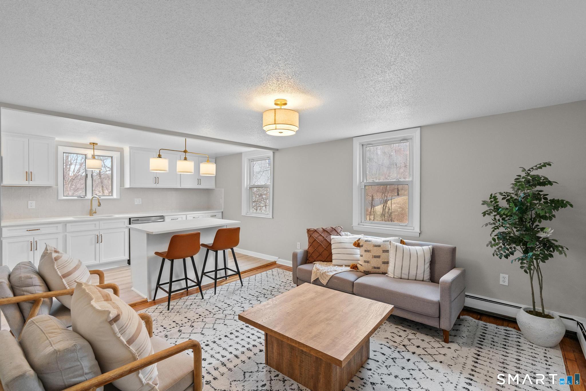 25 Mountain Road Simsbury CT 06081