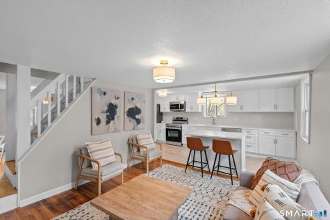 25 Mountain Road Simsbury CT 06081