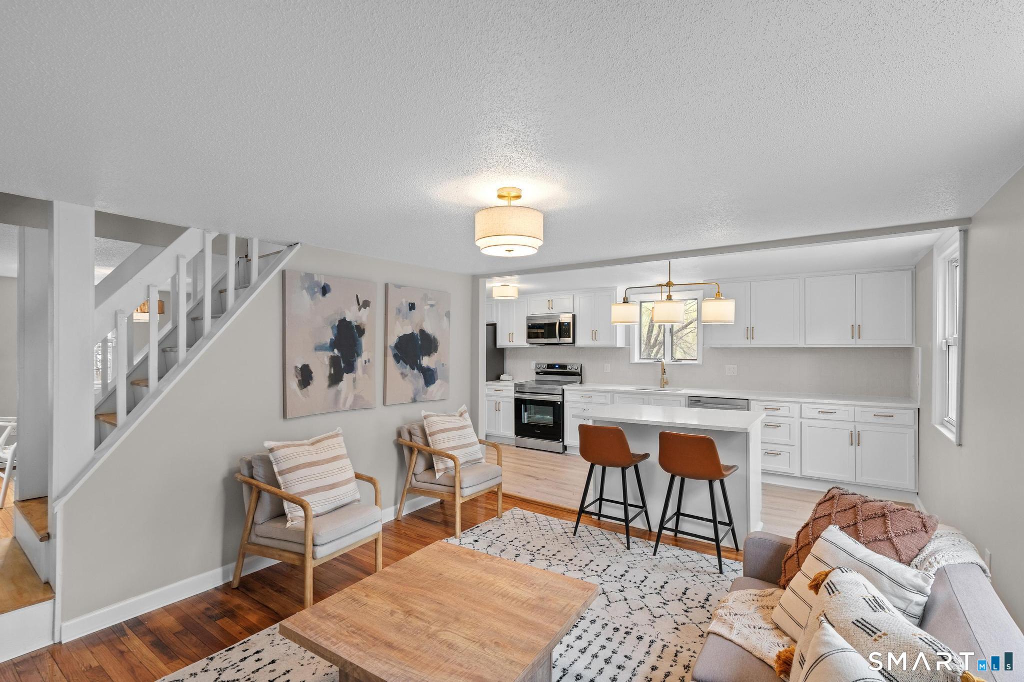 25 Mountain Road Simsbury CT 06081