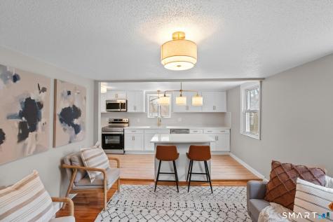 25 Mountain Road Simsbury CT 06081