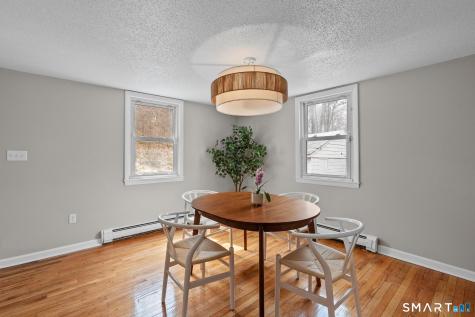 25 Mountain Road Simsbury CT 06081