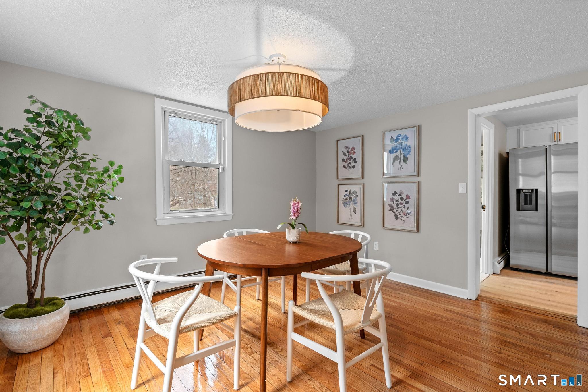 25 Mountain Road Simsbury CT 06081