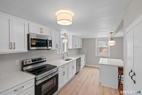 25 Mountain Road Simsbury CT 06081