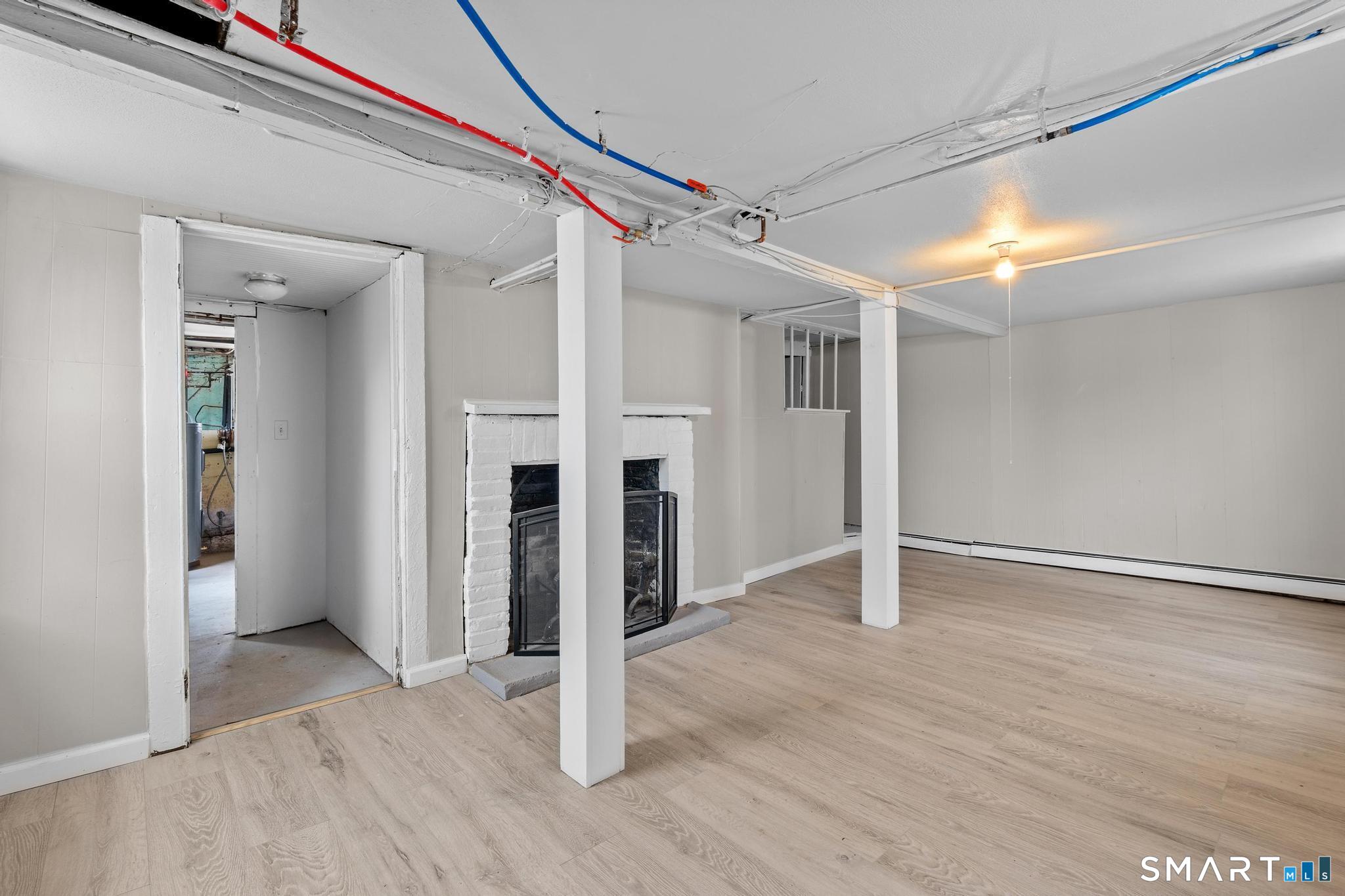 25 Mountain Road Simsbury CT 06081