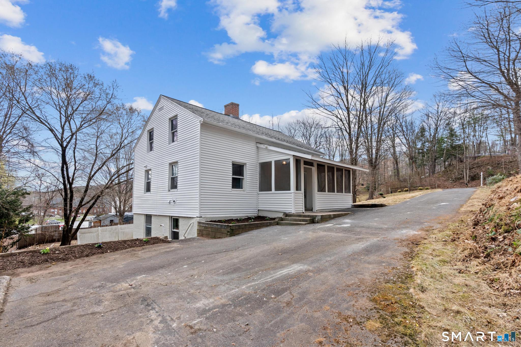 25 Mountain Road Simsbury CT 06081