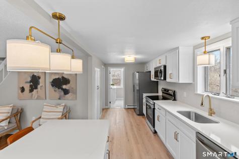 25 Mountain Road Simsbury CT 06081
