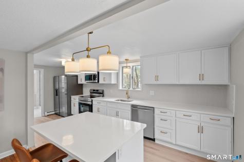25 Mountain Road Simsbury CT 06081