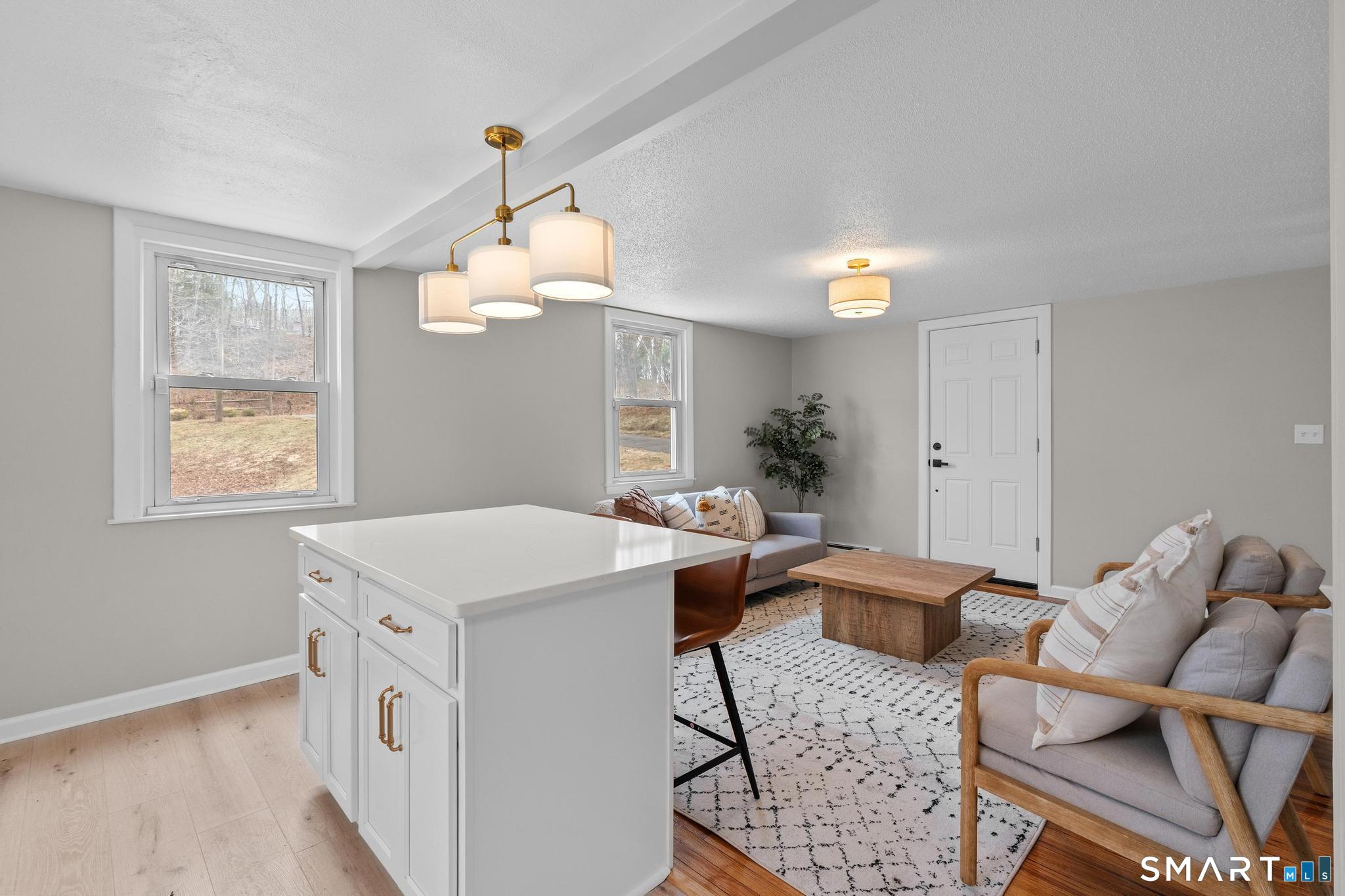 25 Mountain Road Simsbury CT 06081