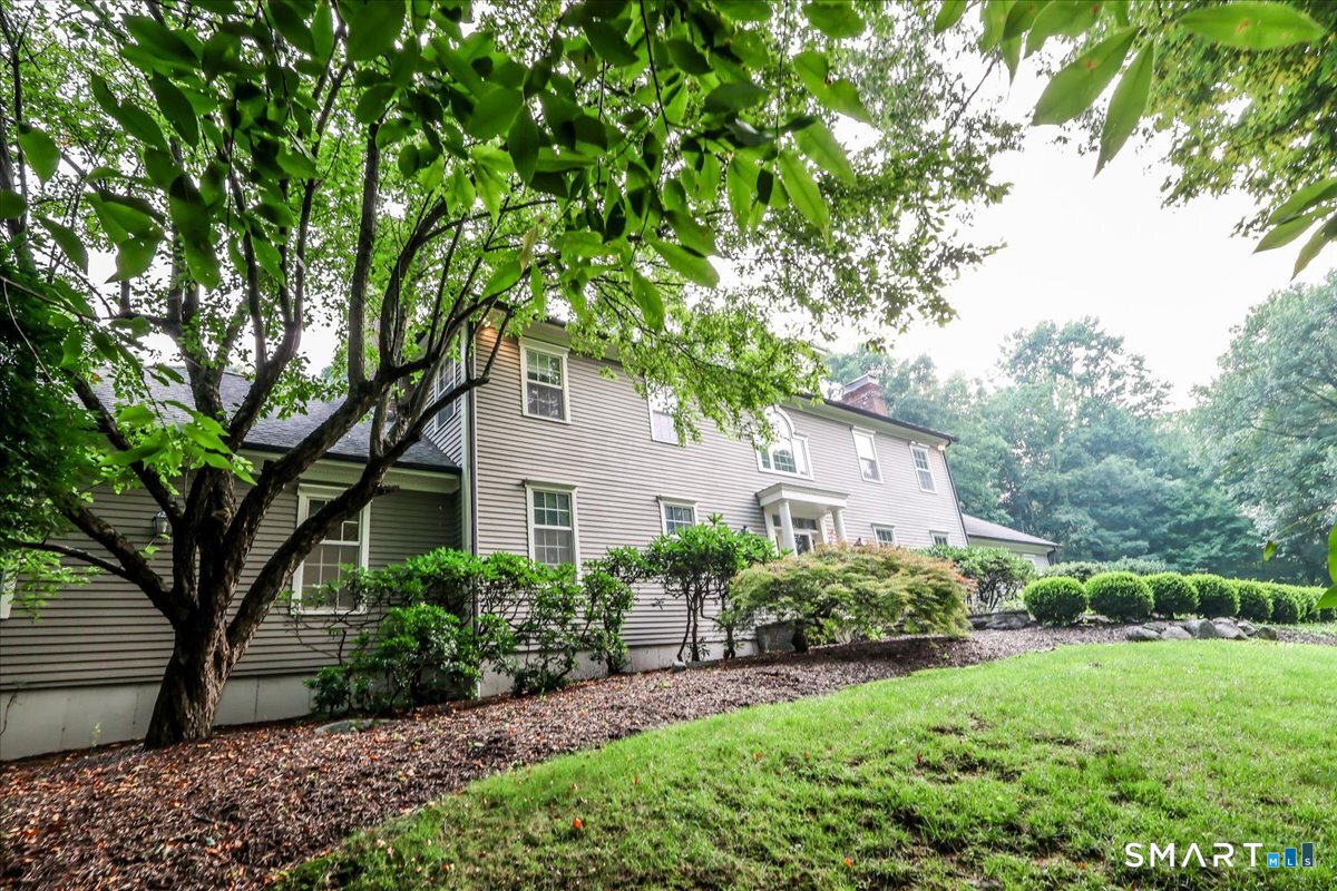 2 Raven Crest Drive Bethel CT 06801