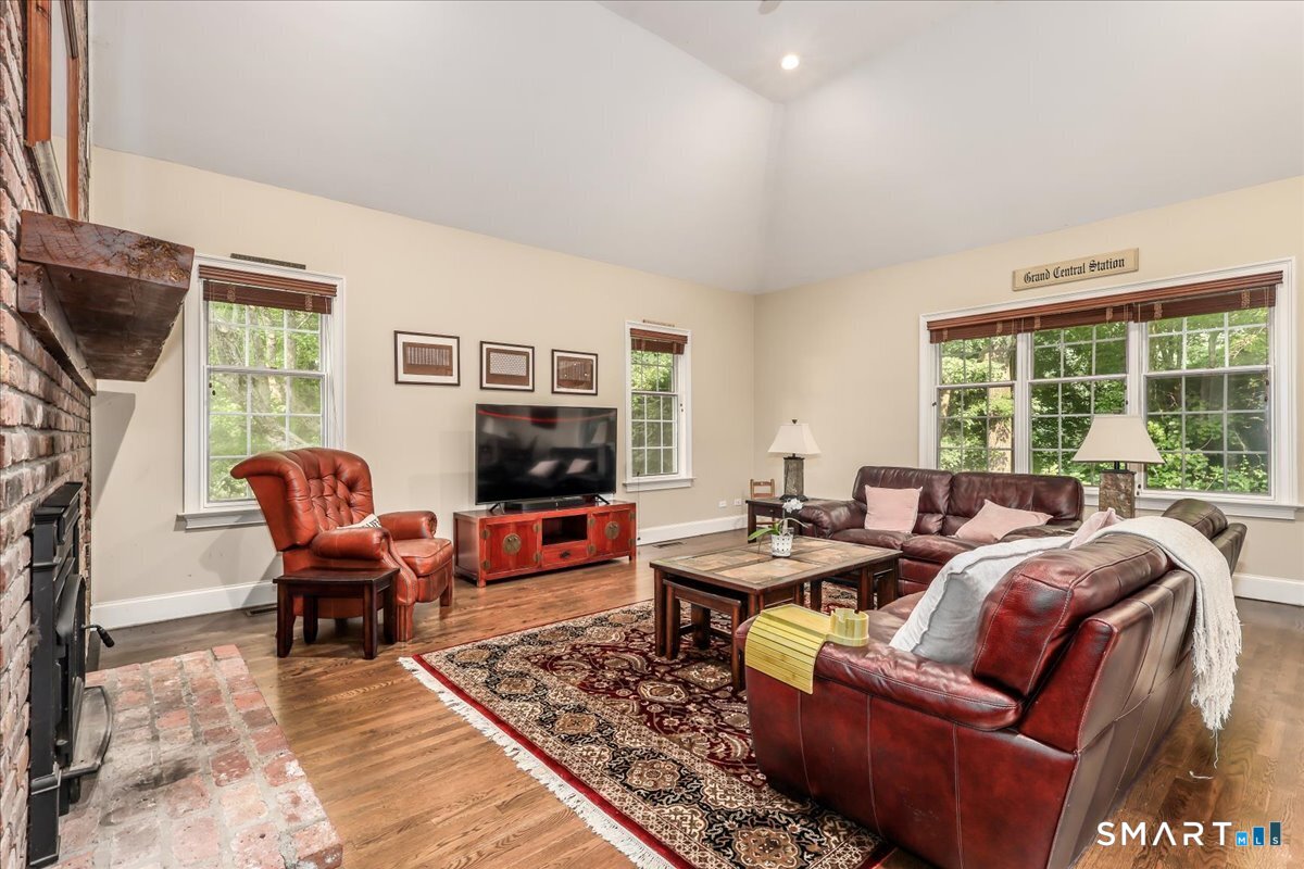 2 Raven Crest Drive Bethel CT 06801